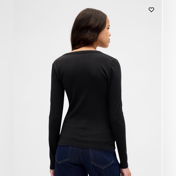 GAP Classic Black Long Sleeve V-Neck Top - Picture 2 of 6